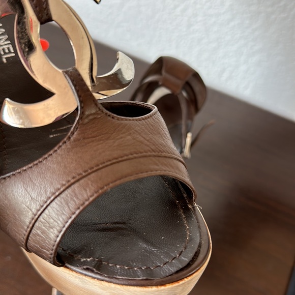 AUHTHENTIC Chanel Sandals - Picture 5 of 15